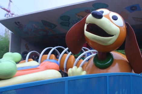 Slinky Dog Zigzag Spin in the Toy Story Playland